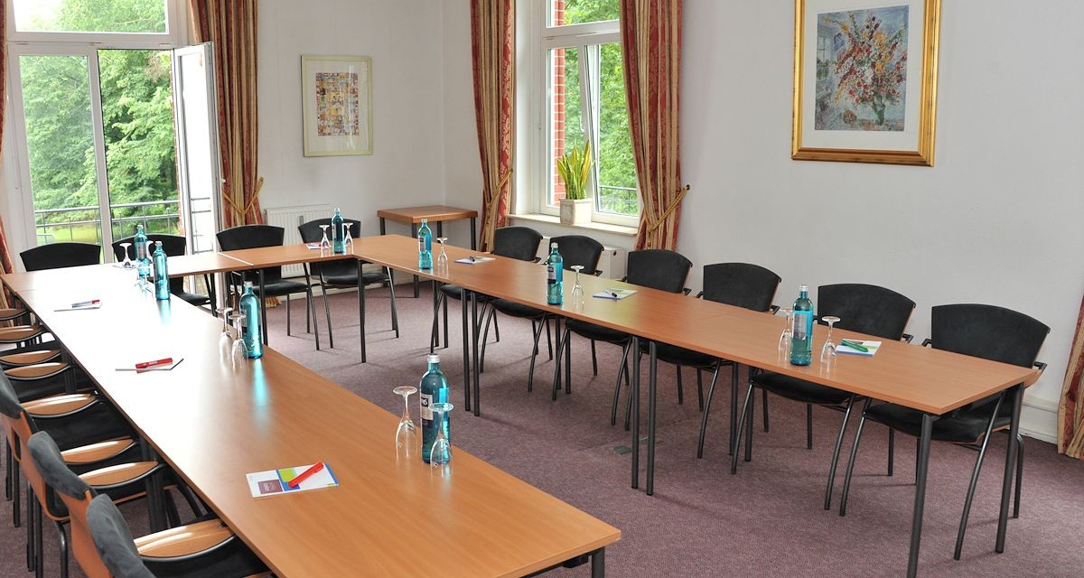 Konferenzraum Villa (1.OG) Konferenzraum Villa (1.OG)